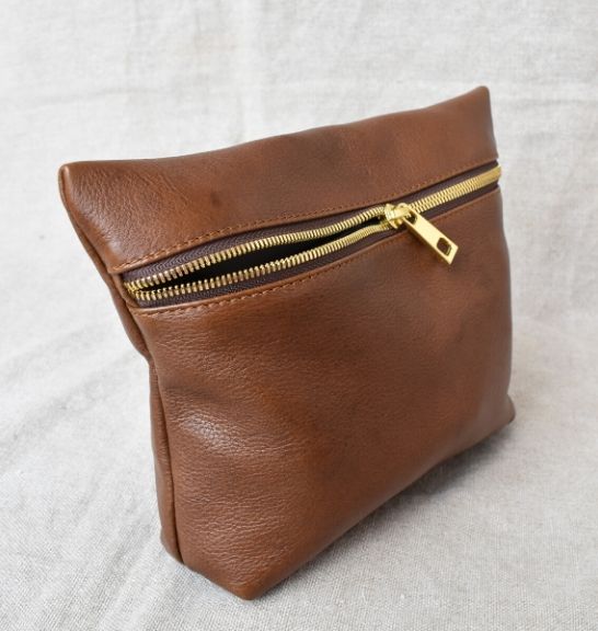 Medium Holdall Bag, made out of premium genuine leather. Proudly handcrafted by Journey Leather in South Africa.