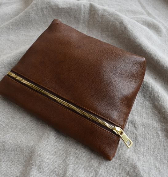 Medium Holdall Bag, made out of premium genuine leather. Proudly handcrafted by Journey Leather in South Africa.